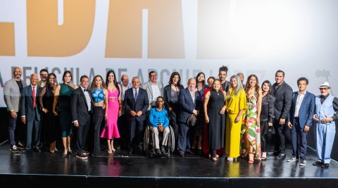 &ldquo;La Tercera Edad&rdquo;, nueva comedia de Archie L&oacute;pez protagonizada por Roberto Salcedo y Cuqu&iacute;n Victoria 