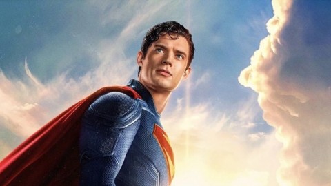 &iexcl;Superman arrasa en taquilla!