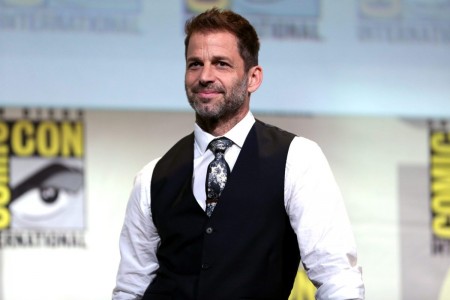 Batalla entre Warner Bros. y Netflix por retener a Zack Snyder